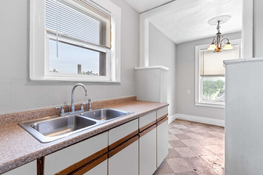 More Photos Of 16940 Log Cabin St, Detroit Apartments For Sale