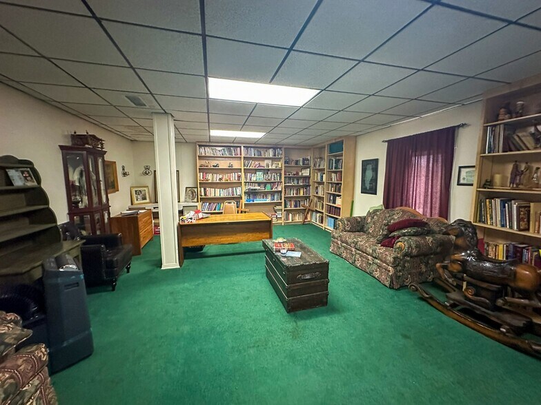 More Photos Of 247 S Barron St, Rusk Religious Facility For Sale