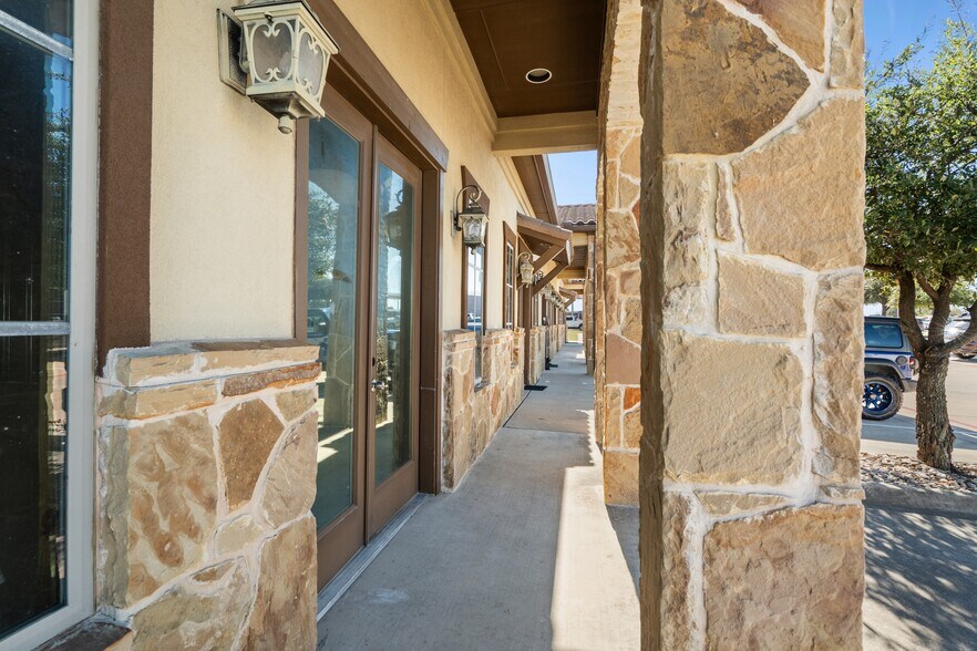 More Photos Of E 181 E BB Fielder Rd Suite 300, Weatherford Medical For Lease