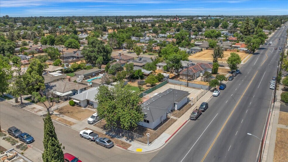 More Photos Of 2611 N Fresno St, Fresno Medical For Sale