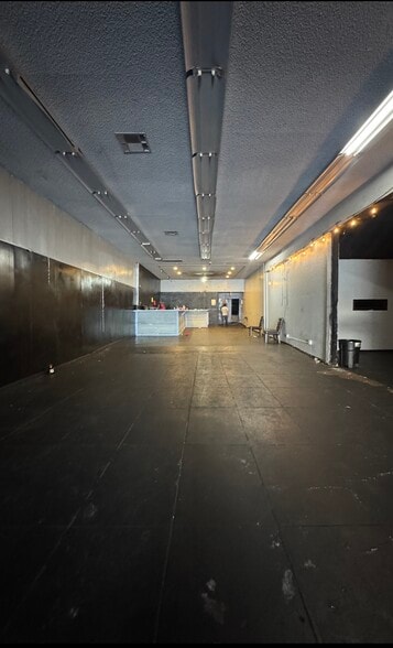 More Photos Of 8620 S Broadway, Los Angeles Storefront For Sale