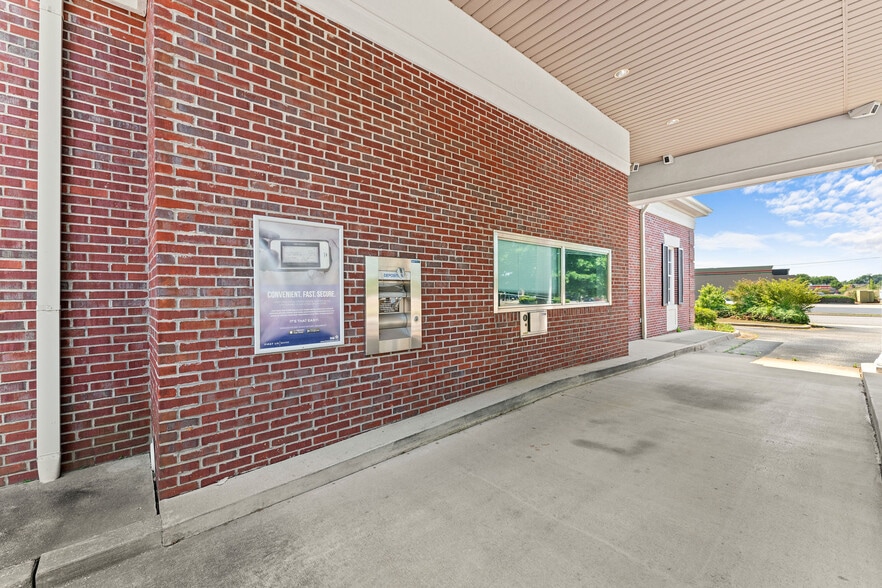 More Photos Of 8710 Hwy 69 S, Tuscaloosa Bank For Sale