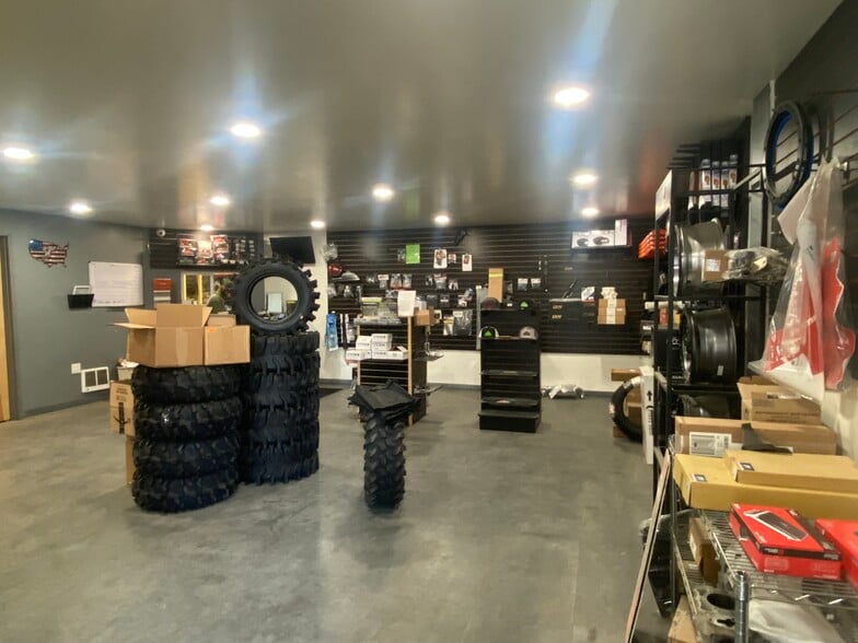 More Photos Of 1000 W 66th Ct, Anchorage Warehouse For Sale