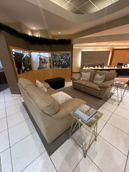 More Photos Of 75 Smithfield Blvd, Plattsburgh General Retail For Lease