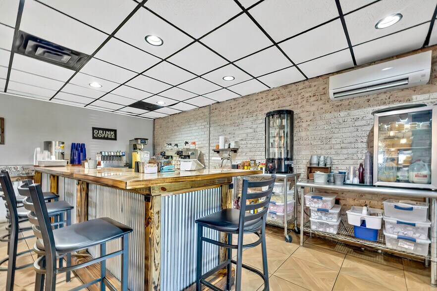 More Photos Of 104 S US Highway 41, Inverness Restaurant For Sale