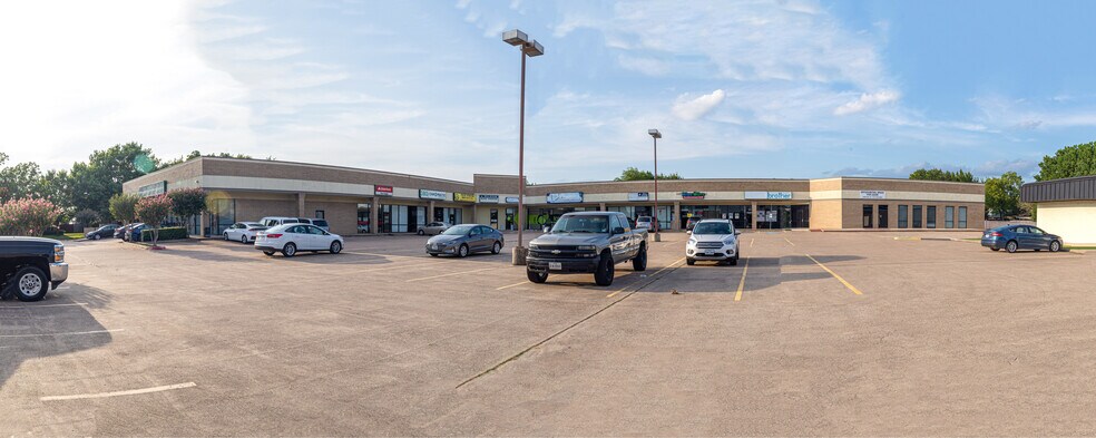 More Photos Of 2414 W University Dr, McKinney Unknown For Lease