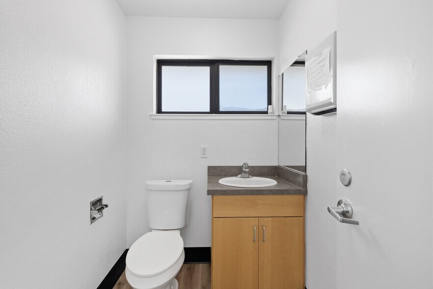 More Photos Of 47 Penny Ln, Watsonville Medical For Sale