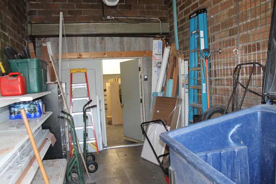 More Photos Of 325 W Elm St, Sycamore General Retail For Sale