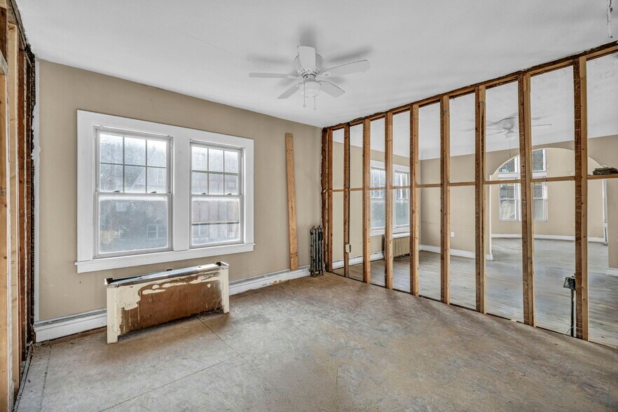 More Photos Of 12065 Edgewater Dr, Lakewood Apartments For Sale