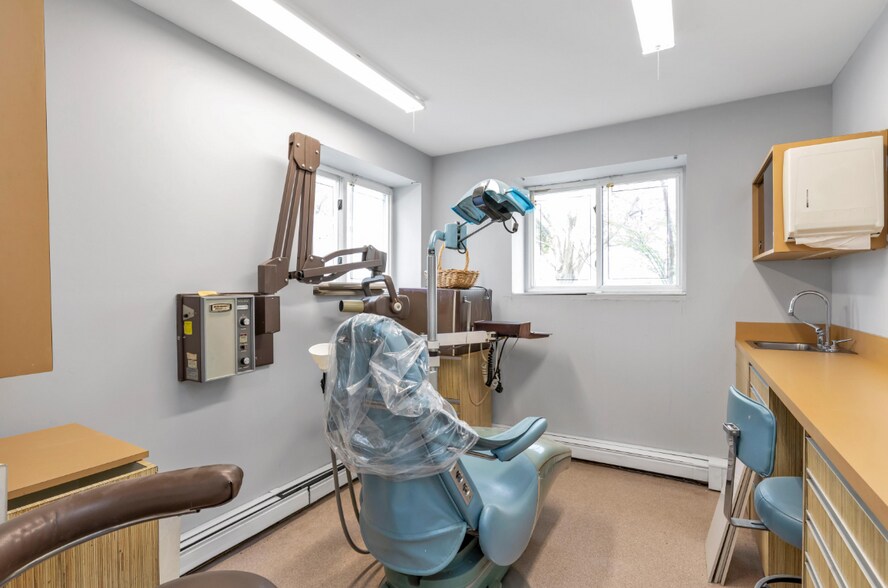 More Photos Of 2461 Merrick Ave, Merrick Medical For Sale