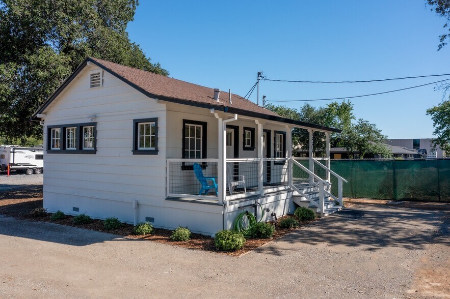 More Photos Of 1480 Grove St, Healdsburg Office For Lease