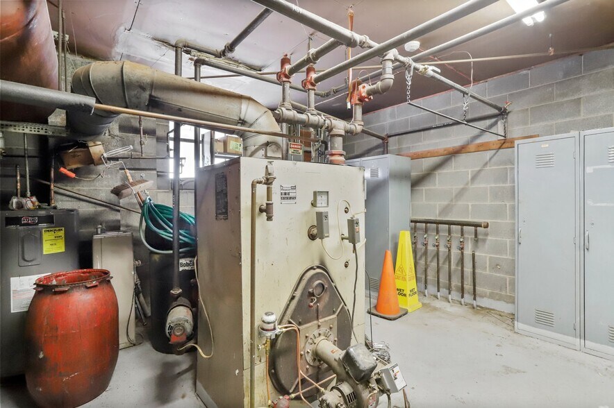 More Photos Of 12258 Buchanan Trl W, Mercersburg Flex For Lease