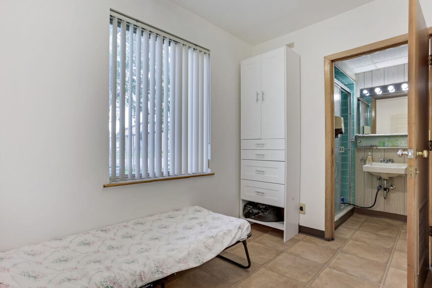 More Photos Of 2591 Harrison Rd, Columbus Warehouse For Sale