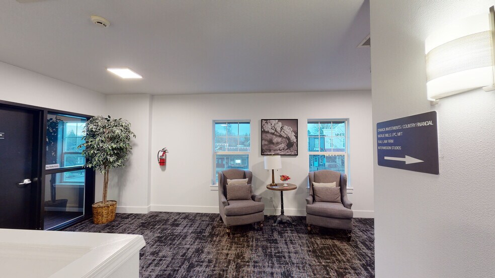 More Photos Of 1880 Willamette Falls Dr, West Linn Storefront Retail Office For Lease