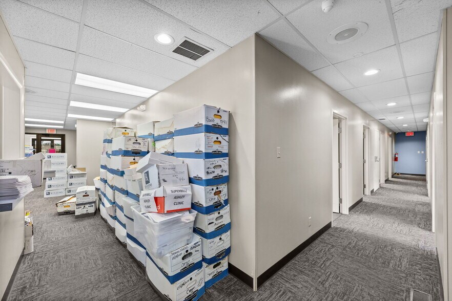 More Photos Of 202 S 9th St, Humboldt General Retail For Sale