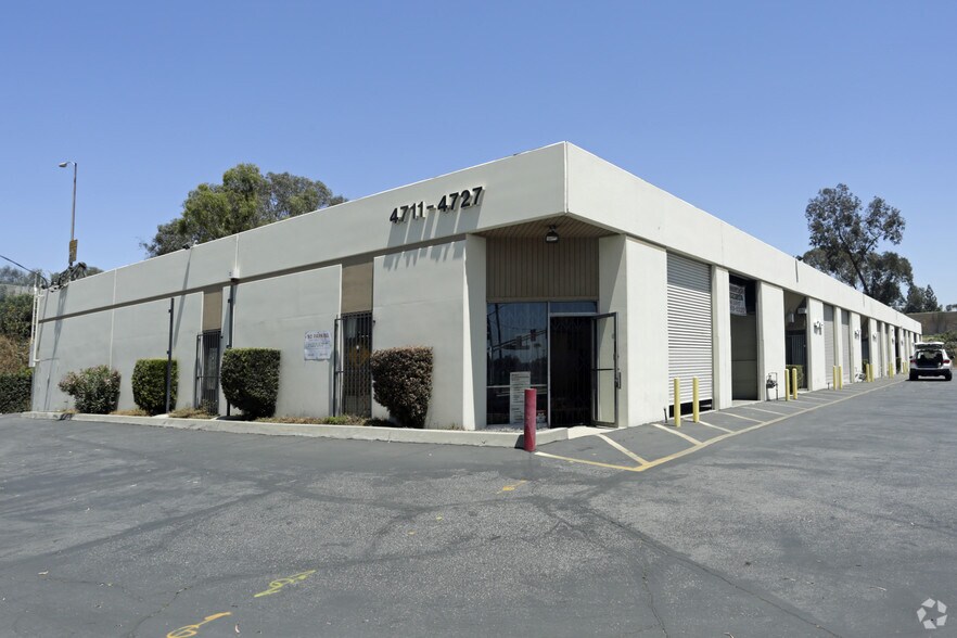 More Photos Of 4711-4727 E Washington Blvd, Commerce Warehouse For Lease