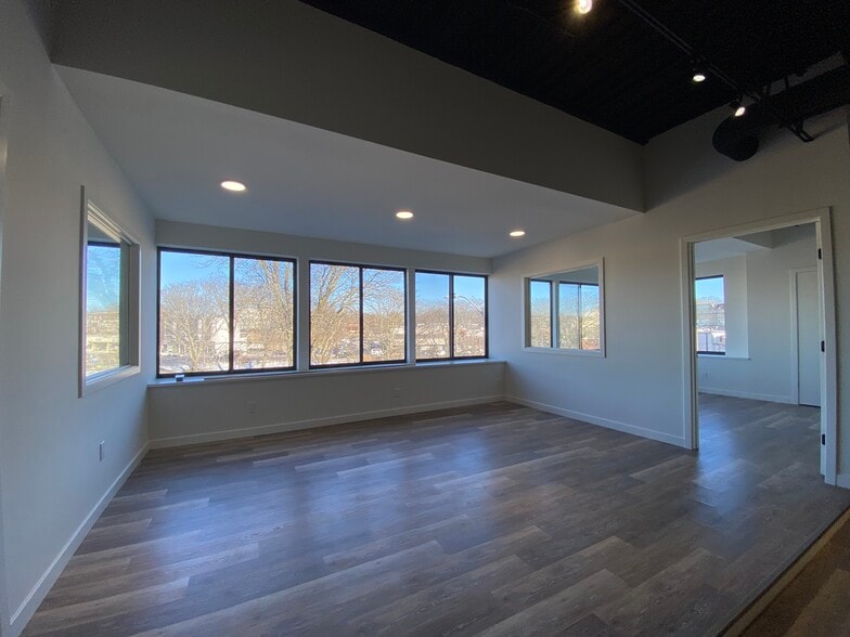 More Photos Of 16 River St, Norwalk Medical For Lease