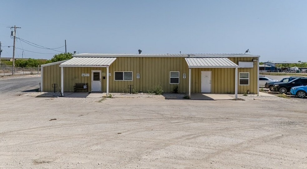 More Photos Of 255 Loop 517, Carrizo Springs Flex For Sale