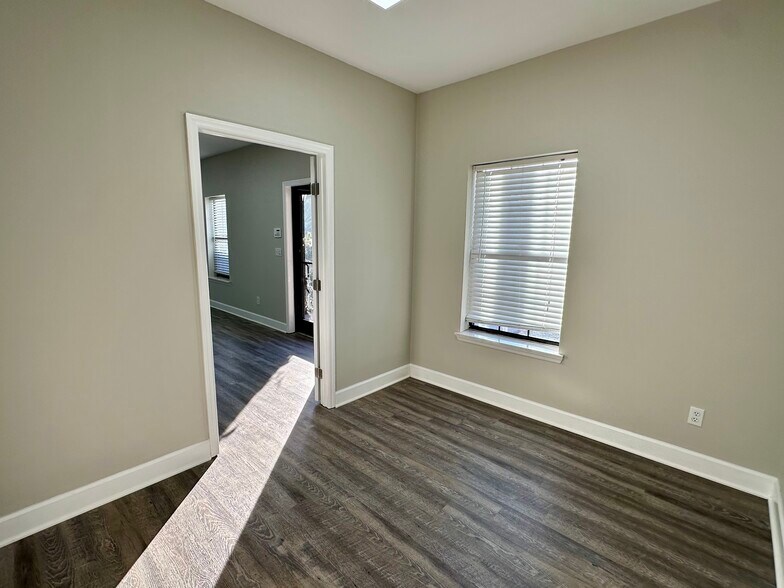 More Photos Of 6441 Bonny Oaks Dr, Chattanooga Medical For Lease