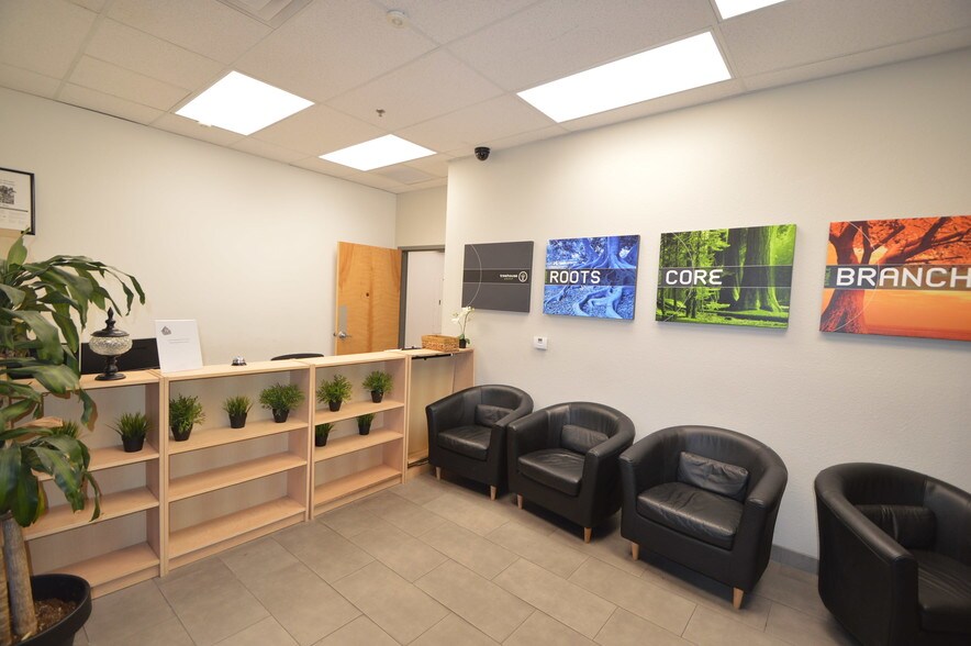 More Photos Of 2075 S Cottonwood Dr, Tempe Medical For Lease