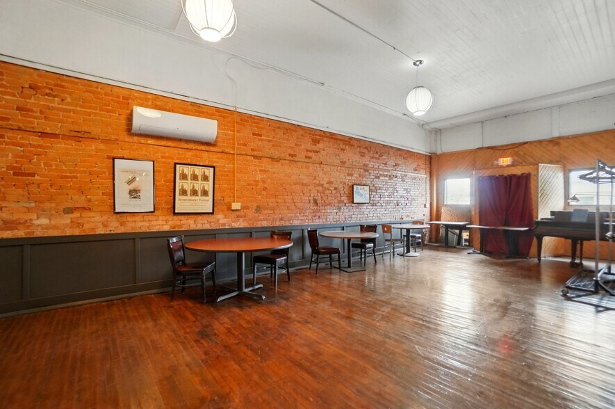 More Photos Of 516-518 N Main St, Lima Storefront Retail Residential For Sale