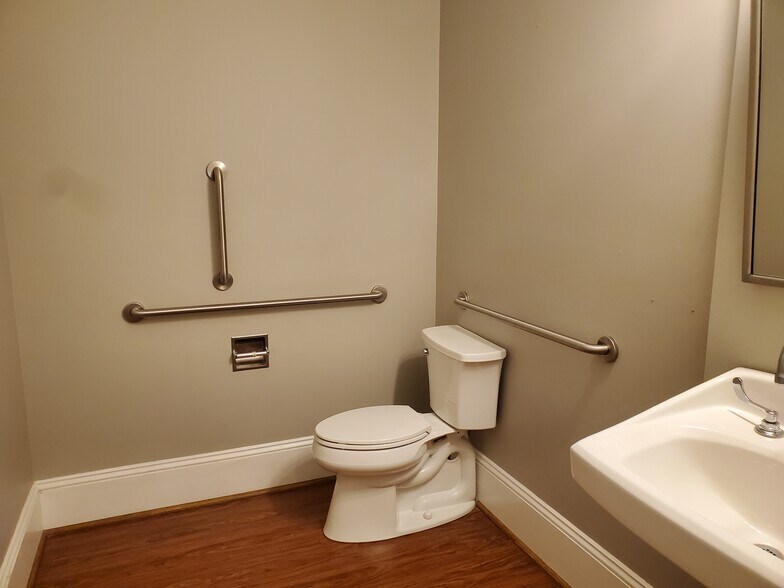 More Photos Of 1602 Grandin Rd SW, Roanoke Medical For Sale