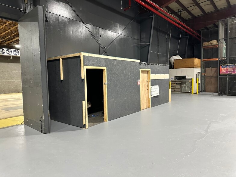 More Photos Of 4865 Arthur Kill Rd, Staten Island Warehouse For Sale