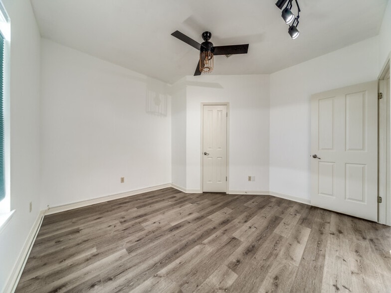 More Photos Of 106 Austin Dr S, Boerne Office Residential For Lease