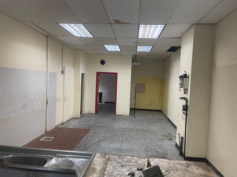 More Photos Of 41-10 29th St, Long Island City Storefront Retail Office For Lease