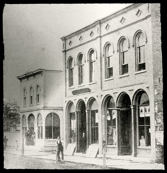 More Photos Of 5816 6th Ave, Kenosha Restaurant For Sale