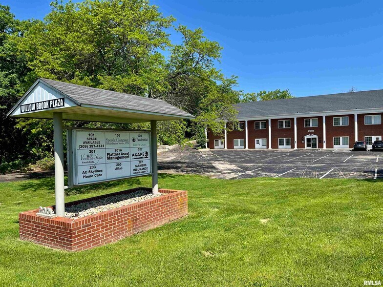 Primary Photo Of 2001 W Willow Knolls Rd, Peoria Medical For Lease
