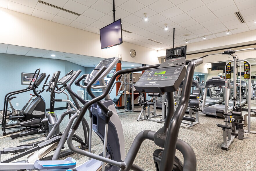 More Photos Of 213 Court St, Middletown Office For Lease