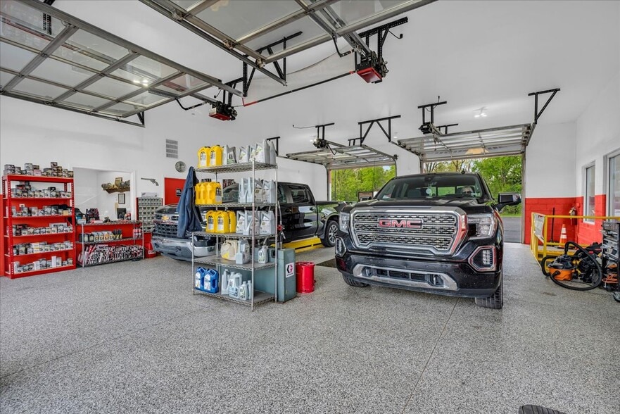 More Photos Of 1000 Shortcut Rd, Marine City Freestanding For Sale