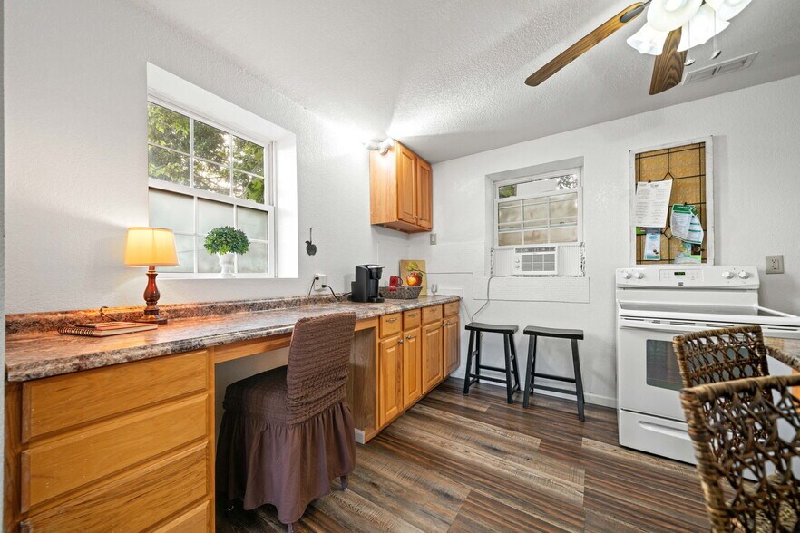 More Photos Of 108 N Main St, Ellijay Storefront Retail Residential For Sale