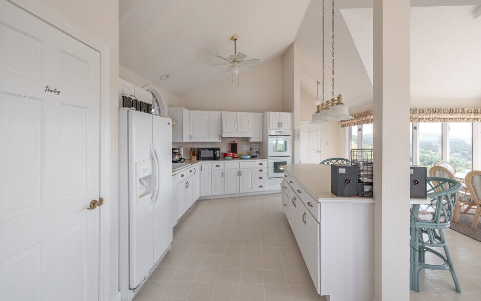 More Photos Of 1 Tara Point, Grafton Hotel For Sale