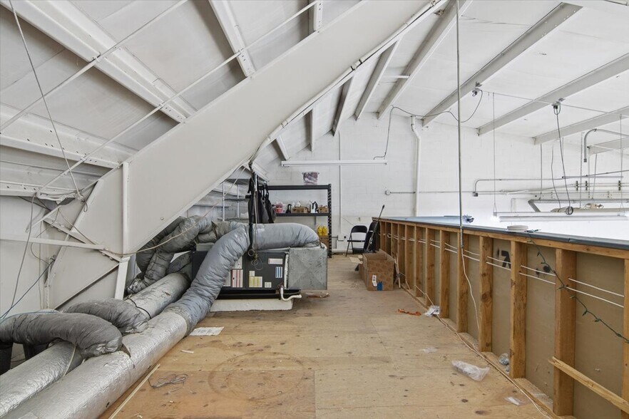 More Photos Of 2 Wilson Dr, Sparta Warehouse For Lease