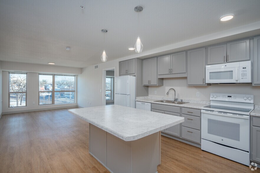 More Photos Of 1835 University Ave W, Saint Paul Apartments For Lease