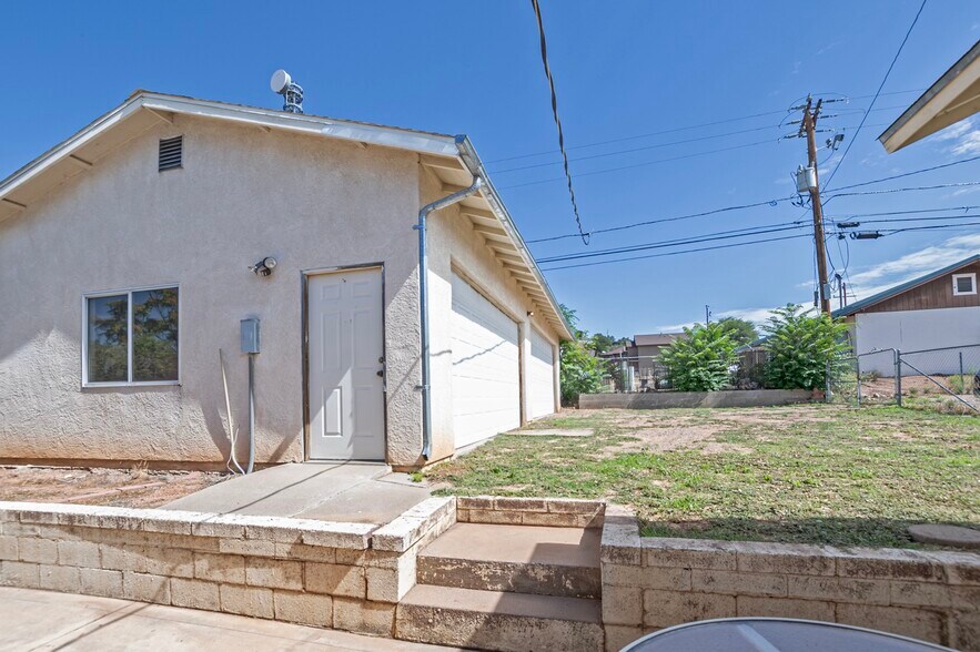 More Photos Of 216 W Main St, Payson General Retail For Sale