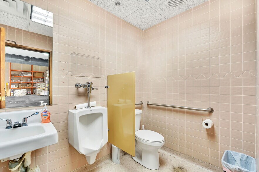 More Photos Of 2170-2180 Victor Pl, Colorado Springs Warehouse For Sale