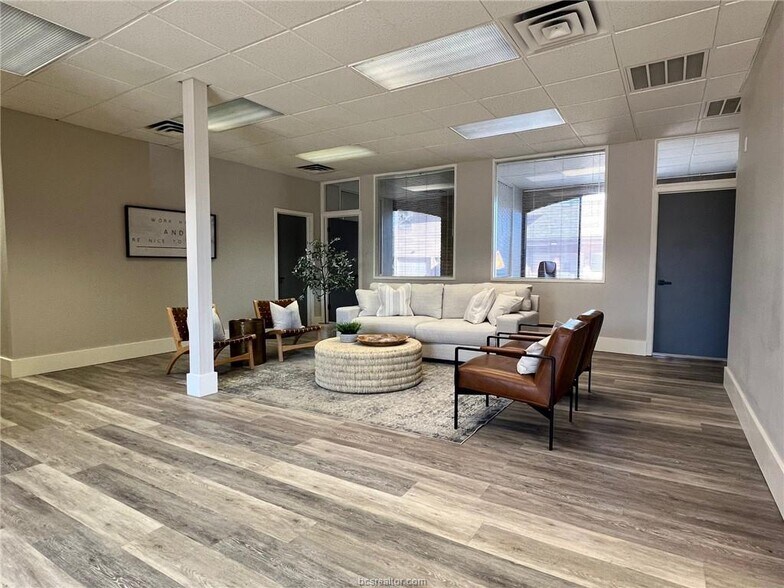 More Photos Of 3131 E 29th St, Bryan Loft Creative Space For Lease