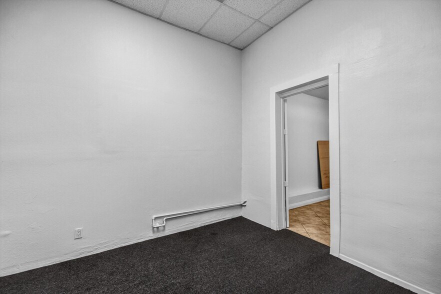 More Photos Of 11418 Garvey Ave, El Monte Freestanding For Lease