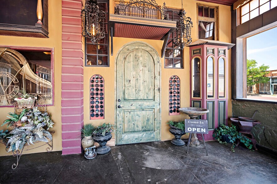 More Photos Of 103 S 6th St, Brownfield Restaurant For Sale