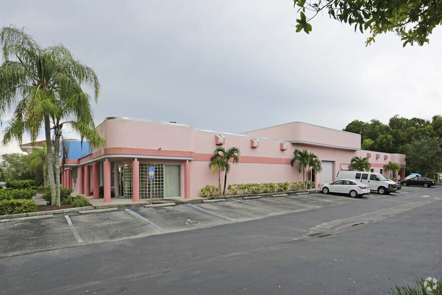 Primary Photo Of 14360 S Tamiami Trl, Fort Myers Flex For Sale