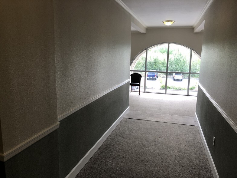 More Photos Of 1710 W Main St, Battle Ground Office For Lease