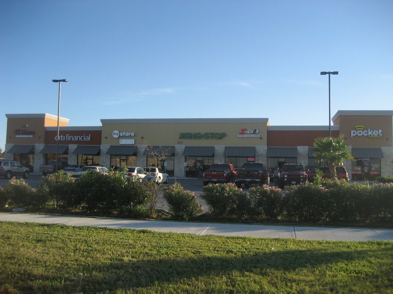 More Photos Of 301 W Griffin Pky, Mission Storefront Retail Office For Lease