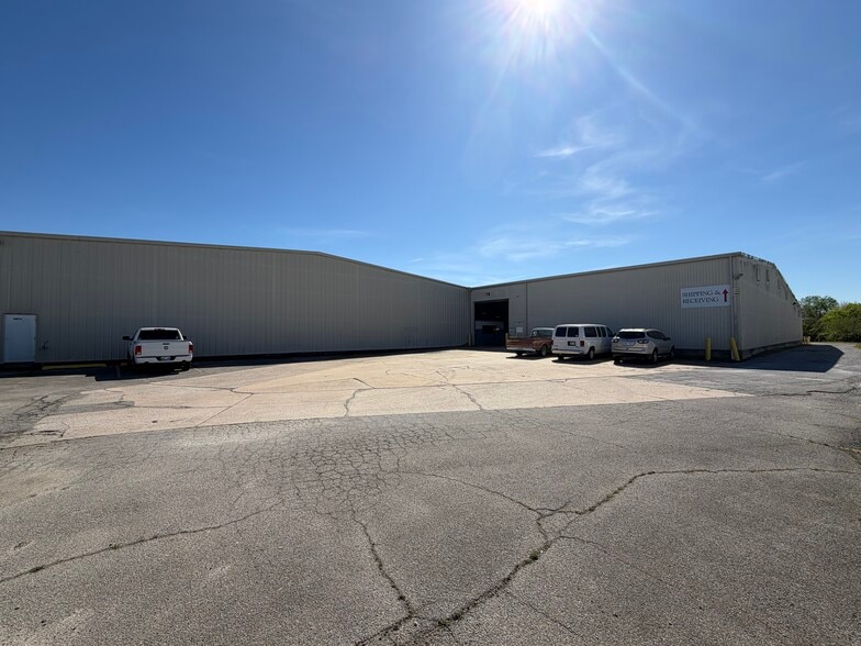 More Photos Of 3248 N Sheridan Rd, Tulsa Warehouse For Sale