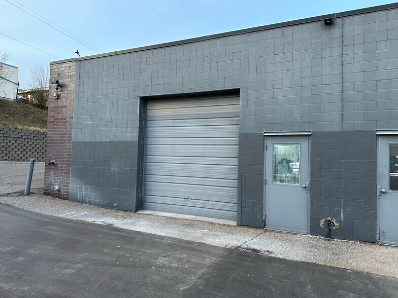 More Photos Of 425 Etna St, Saint Paul Light Manufacturing For Lease