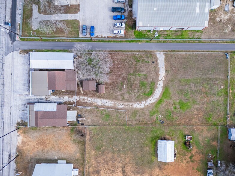 More Photos Of 7036 US Highway 87, San Antonio General Retail For Lease