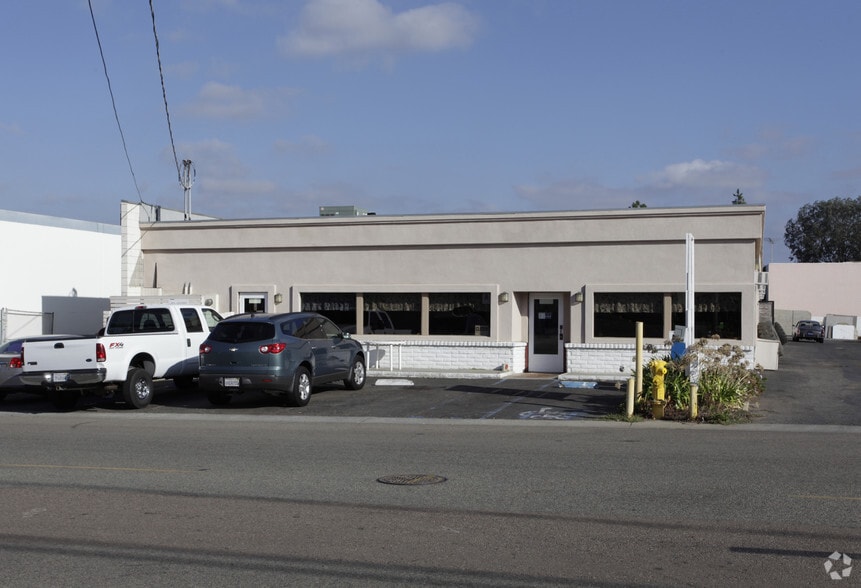More Photos Of 662-672 Enterprise St, Escondido Warehouse For Lease
