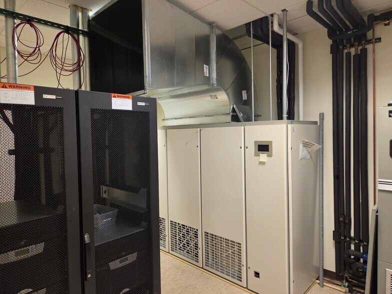 More Photos Of 1550 Innovation Way, Hartford Flex For Lease